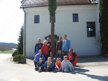 Velikonočna butara pred cerkvijo Sv. Vida v Šentvidu