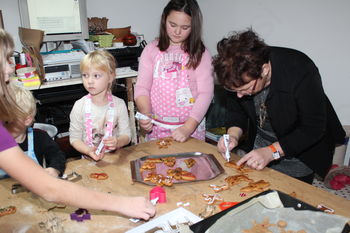 V Kamrici upihnili prvo svečko