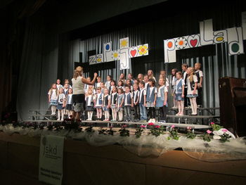 Zapojmo pomladi-Območna revija otroških in mladinskih pevskih zborov