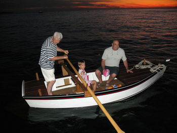 Na Piranski Punti splavili leseno batano mojstra Jedrliniča iz Vrtojbe