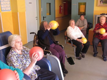 STAROSTNE SPREMEMBE , KI VPLIVAJO NA GIBANJE STAROSTNIKA