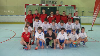 Mladi rokometaši in rokometašice RK Slovenj Gradec 2011 in Društva rokometna šola Alena Mihalja na Äsvo Cup-u v Grazu