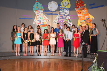 Uspešni devetošolci Osnovne šole Vojnik - županovi nagrajenci