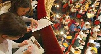 Jezik, znanje, kultura v Enajsti šoli v knjigarni