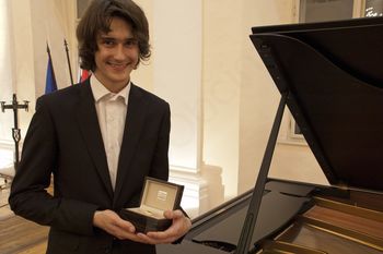 10. jubilejno mednarodno klavirsko tekmovanje Chopinov zlati prstan