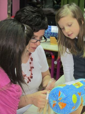 Ustvarjalni koraki klekljarske skupine Bucike v Sevnici