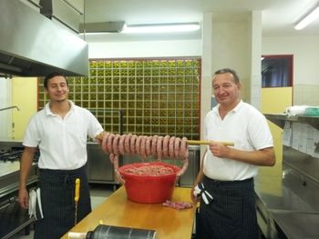 Dan slovenske hrane in tradicionalni slovenski zajtrk v OŠ Antona Martina Slomška Vrhnika