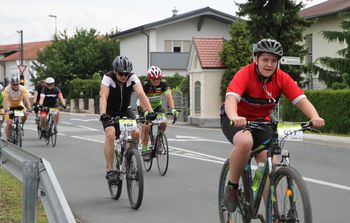 Po dolini 162 kolesarjev Po dolini 162 kolesarjev