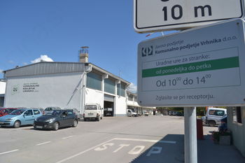 Dodaten brezplačen zabojnik za plenice