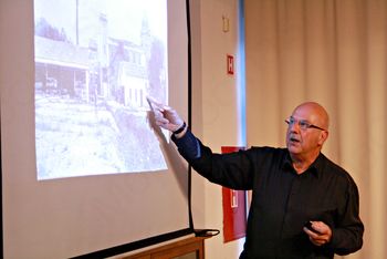 Ajdovska predilnica v sliki in besedi