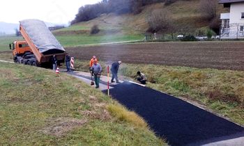 Krpanje asfaltnih vozišč Krpanje asfaltnih vozišč