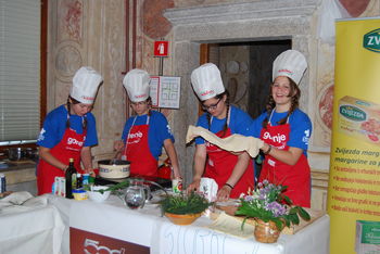 Šturke – zmagovalke v kuhanju lokalnih jedi   