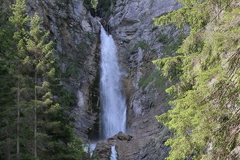 Vabilo na pohod/vzpon na Spodnji Martuljški slap (850 m) in Ingotovo kočo na planini Jesenje (930 m)