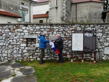 ODKRITJE SPOMINSKE PLOŠČE in POHOD OKOLI OKUPIRANEGA OPATJEGA SELA