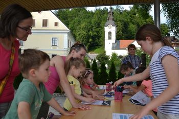 Praznično druženje na Občinskem trgu Praznično druženje na Občinskem trgu