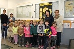 Otroci Vrtca Kobarid županji predstavili ekološki projekt