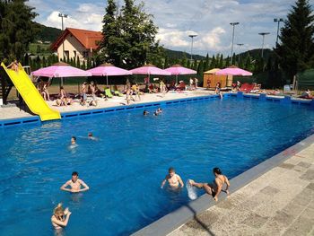 Osvežite se na Mestnem kopališču v Višnji Gori Osvežite se na Mestnem kopališču v Višnji Gori