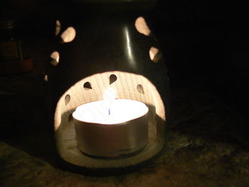 Bi letos prižgali svečo manj?