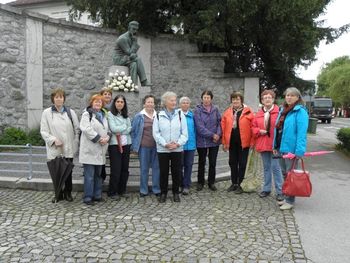 Bralni krožki v Lavričevi knjižnici Bralni krožki v Lavričevi knjižnici