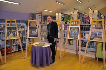 RAZSTAVA ILUSTRACIJ MLADENA MELANŠKA V PREBOLDSKI KNJIŽNICI