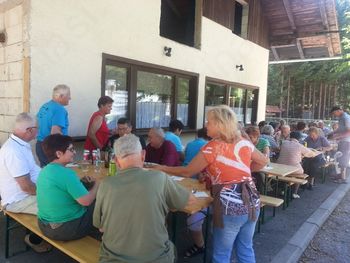 Srečanje članov Društva upokojencev Polhov Gradec