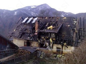 ZA POGORELO MAŽELNOVO DOMAČIJO DOBRI LJUDJE ZBRALI 7.000 EVROV