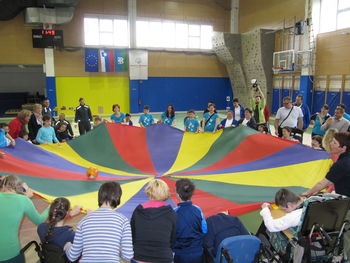 Majhni koraki – veliki junaki