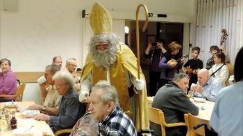 Dom starejših občanov Ajdovščina obiskal Miklavž