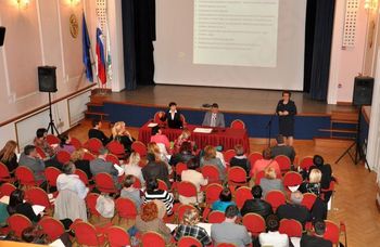 O kratkih prehranskih verigah in spodbudi samooskrbe