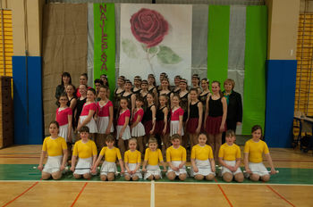 Najlepša roža v predstavi članic MTS Horjul Najlepša roža v predstavi članic MTS Horjul