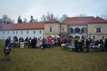 Predbožični grajski park 