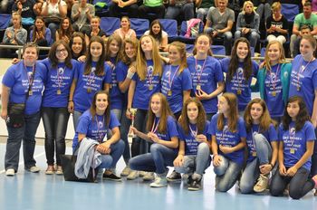 Dekletom podelili medalje Dekletom podelili medalje