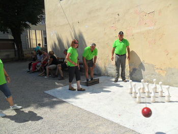 Trening v kegljanju s kroglo na vrvici 