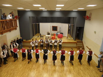 Mladi hrvaški folkloristi v Podnanosu