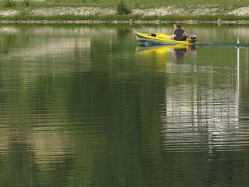 POSVET:     Z NEVLADNIKI PO SAVI NAVZDOL   