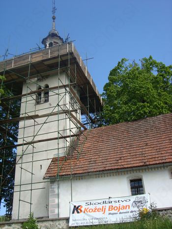 Obnova ostrešja na zvoniku cerkve v Smrečju