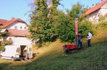 Geološke raziskave zaradi širitve ceste