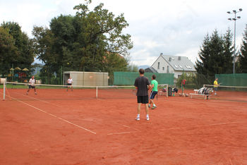 Svetniki obstruirali del seje