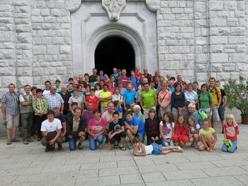 Iz Polhovega Gradca na Sveto Goro s kolesi Iz Polhovega Gradca na Sveto Goro s kolesi