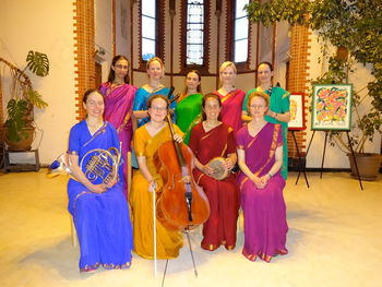 Koncert duhovne glasbe Maestra Šri Činmoja v izvedbi mednarodne dekliške skupine Temple-Song-Hearts