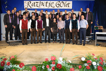 Zbor Razpotje prepeva že 60 let