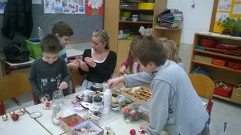 Ustvarjalno dopoldne v 1. a Ustvarjalno dopoldne v 1. a