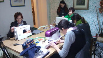 Za večjo okoljsko in družbeno odgovornost z lastno izdelavo oblačila