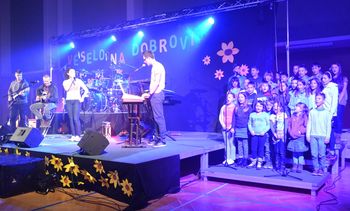 Dobrodelni in veseli Dobrovci