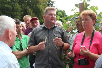 Pri Miranu in Hedviki Kovač na dednem vrhu je prelepo. Pri Miranu in Hedviki Kovač na dednem vrhu je prelepo.