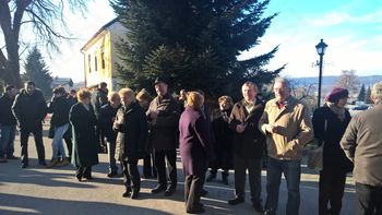 Vojničani obujajo stare običaje