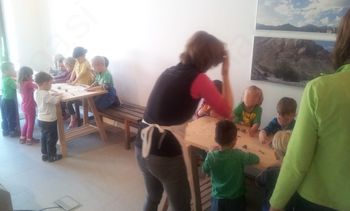 Obisk Zajčkov iz Vrtca Križe v Ustvarjalnici sred' gora