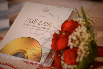 ŽIVLJENJE IN DELO BRATOV AVSENIK PREDSTAVLJAJO ZLATI ZVOKI – Katalog Avsenikove glasbe 1953-2016