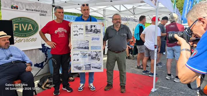 Podelitev slovenske zahvale organizatorjem Moto Guzzi dogodka v ASI Moto Village