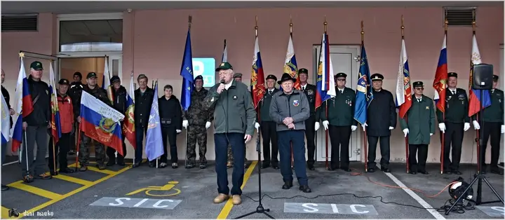 Pred odhodom,  ŠIC Radovljica  Foto: D. Mauko